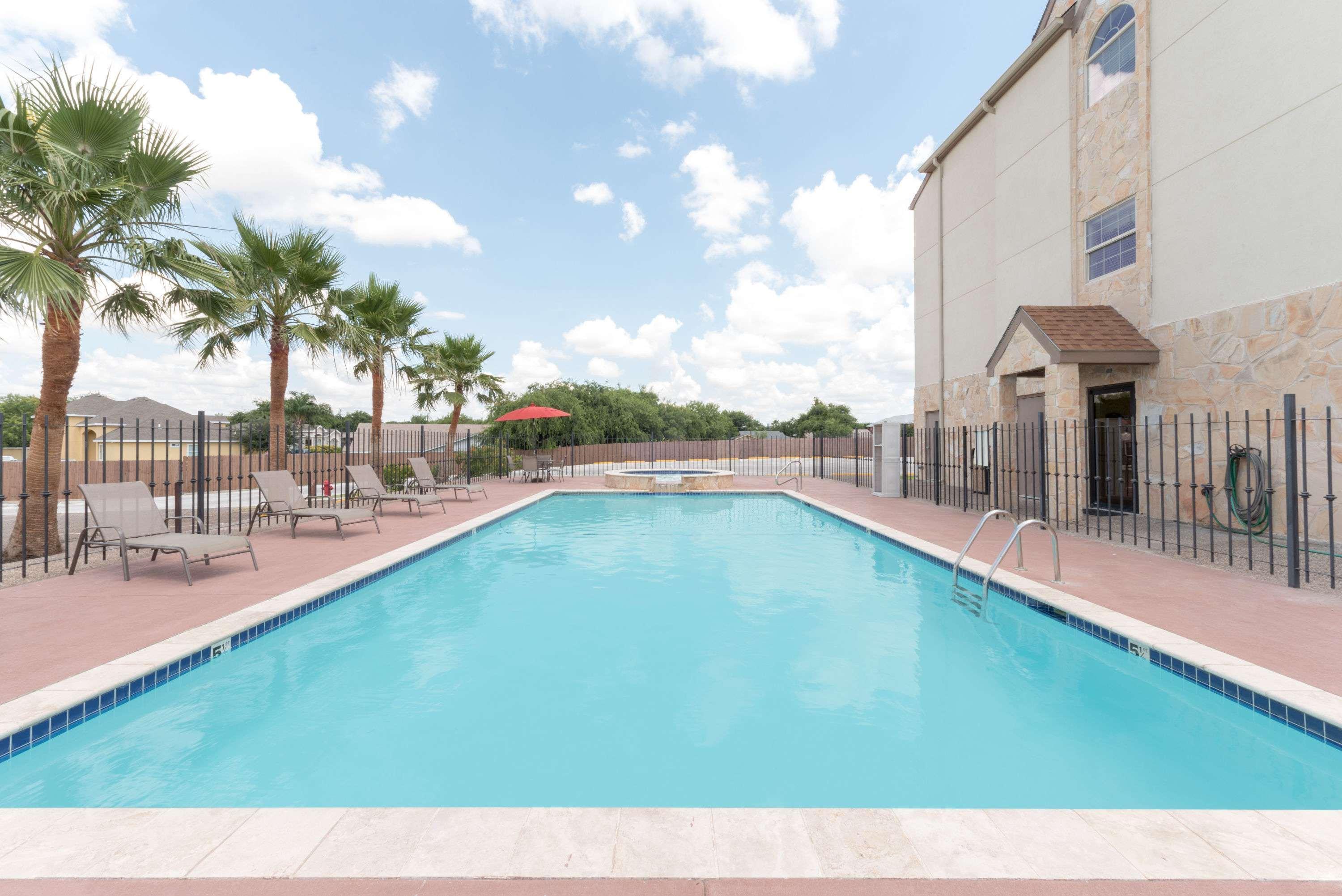 Microtel And 3*