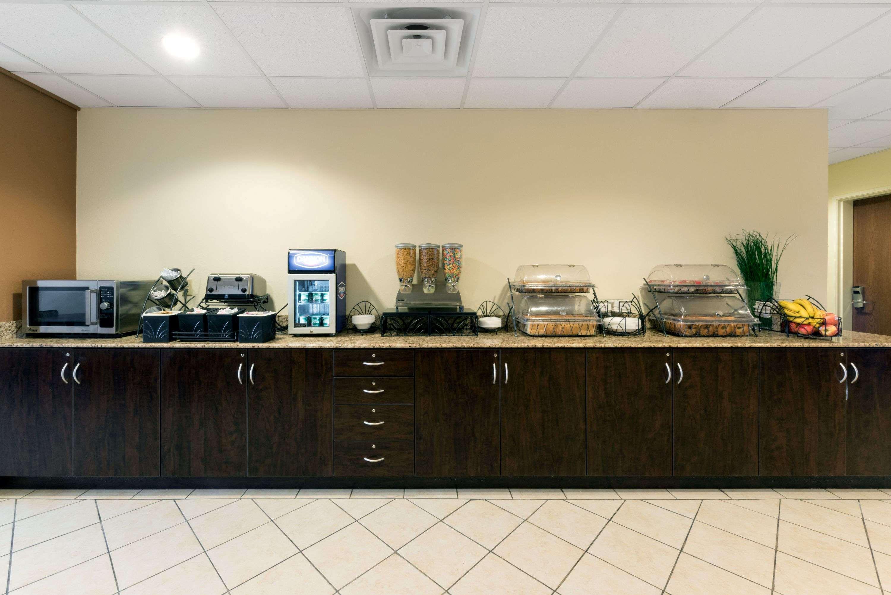 Microtel And Hotel 3*