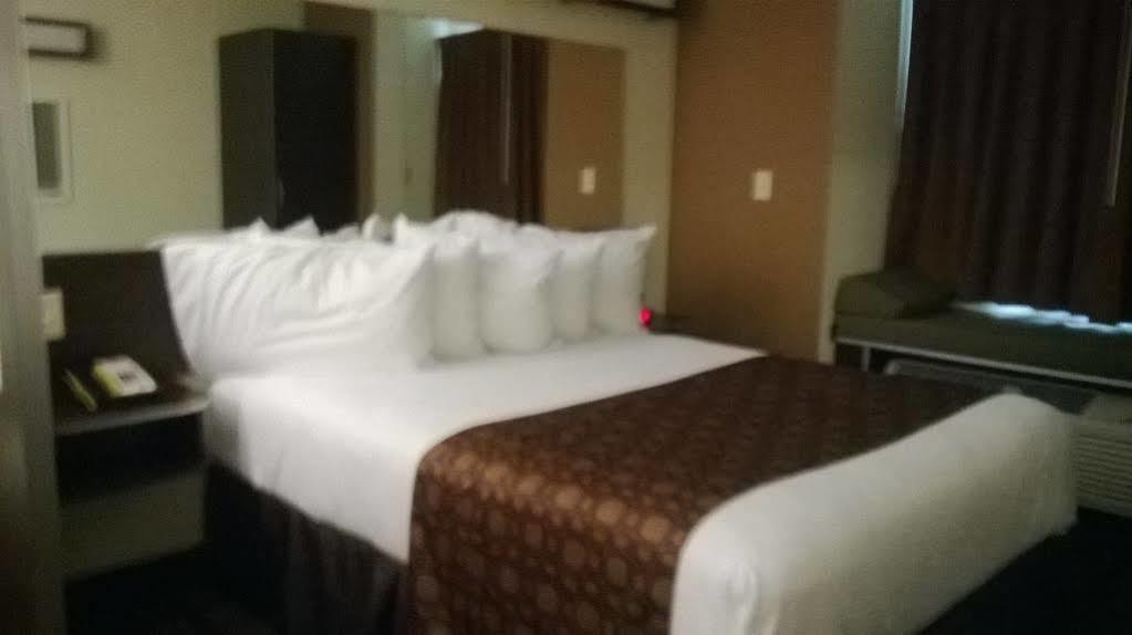 Microtel And Eagle Pass